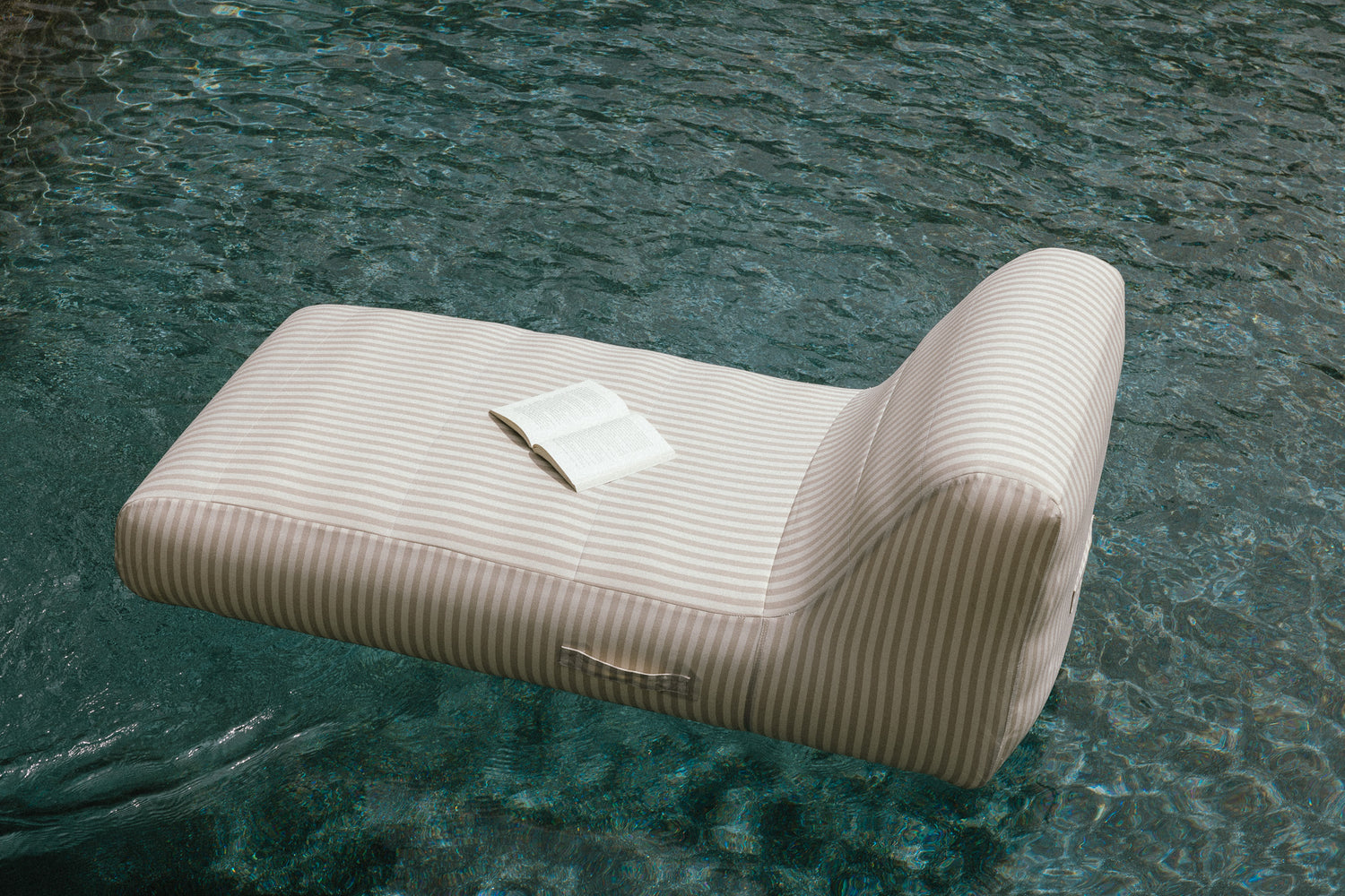 Pool Chaise Ivory/Flax Stripe